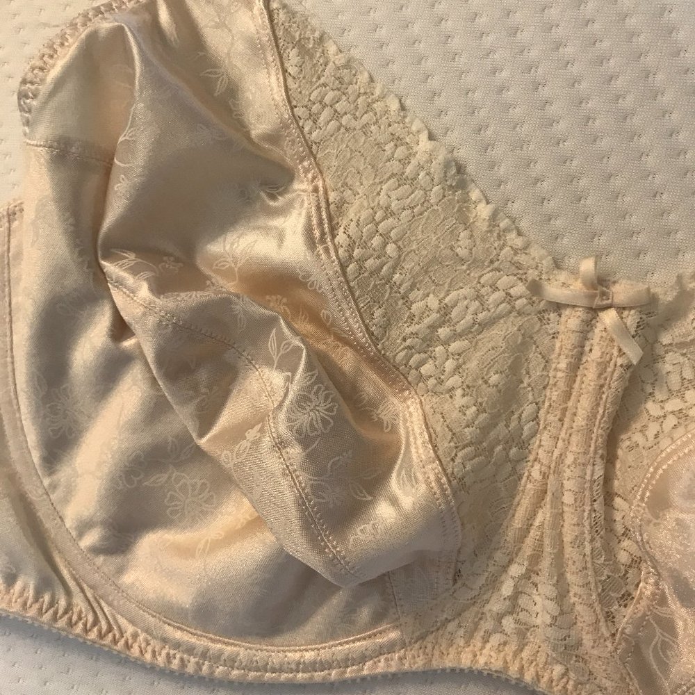 Cacique 44DD White Lace Unlined Bra - Picture 3 of 8